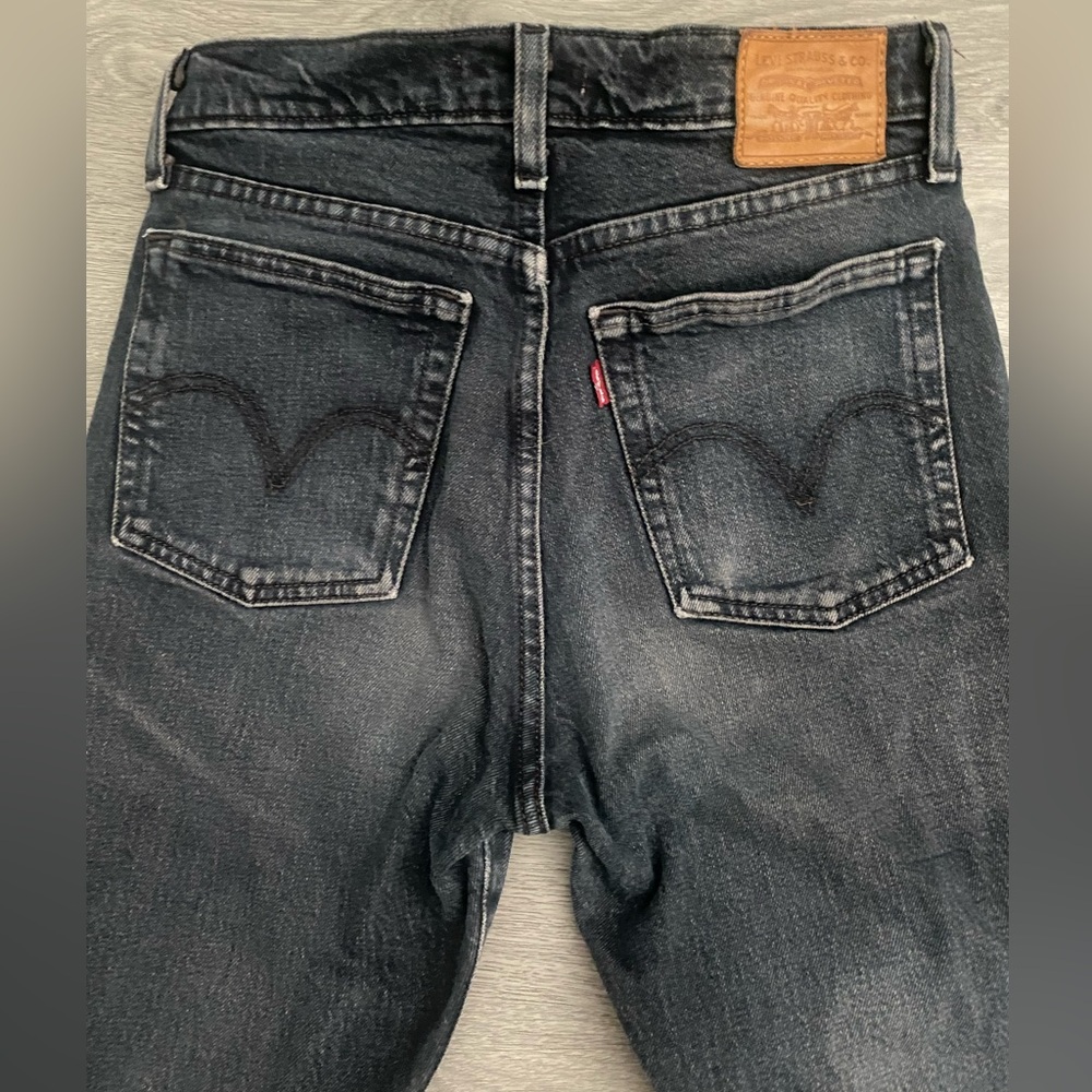 Levi’s black Wedgie jeans size 26